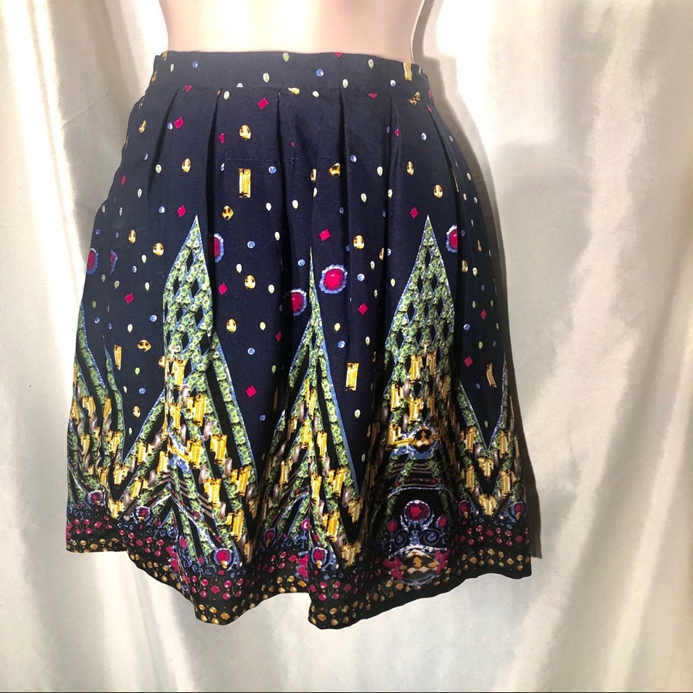 Cute mini skirt, lined, navy yellow, pink, with pockets!